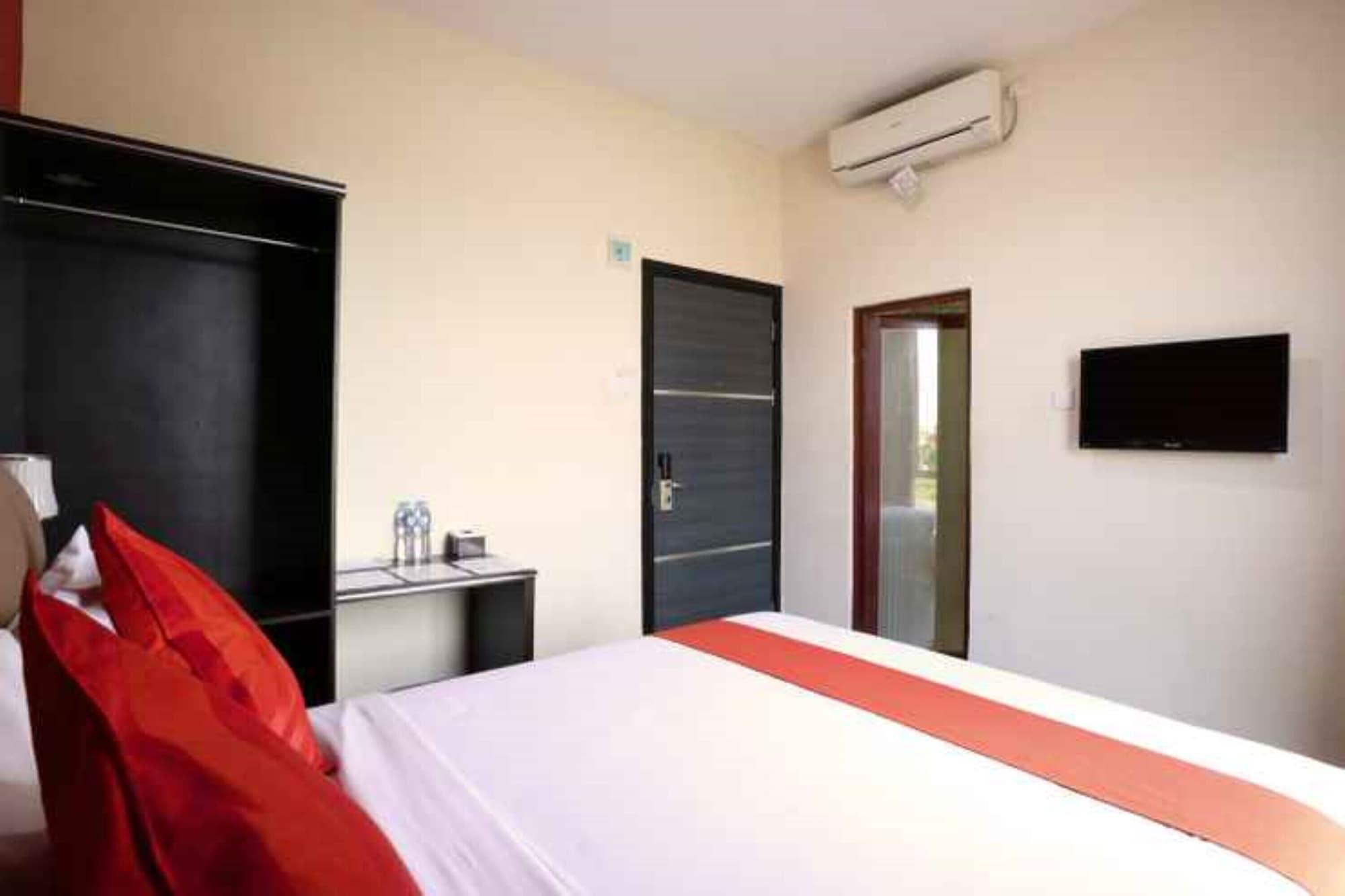 Blitz Batam Exterior foto