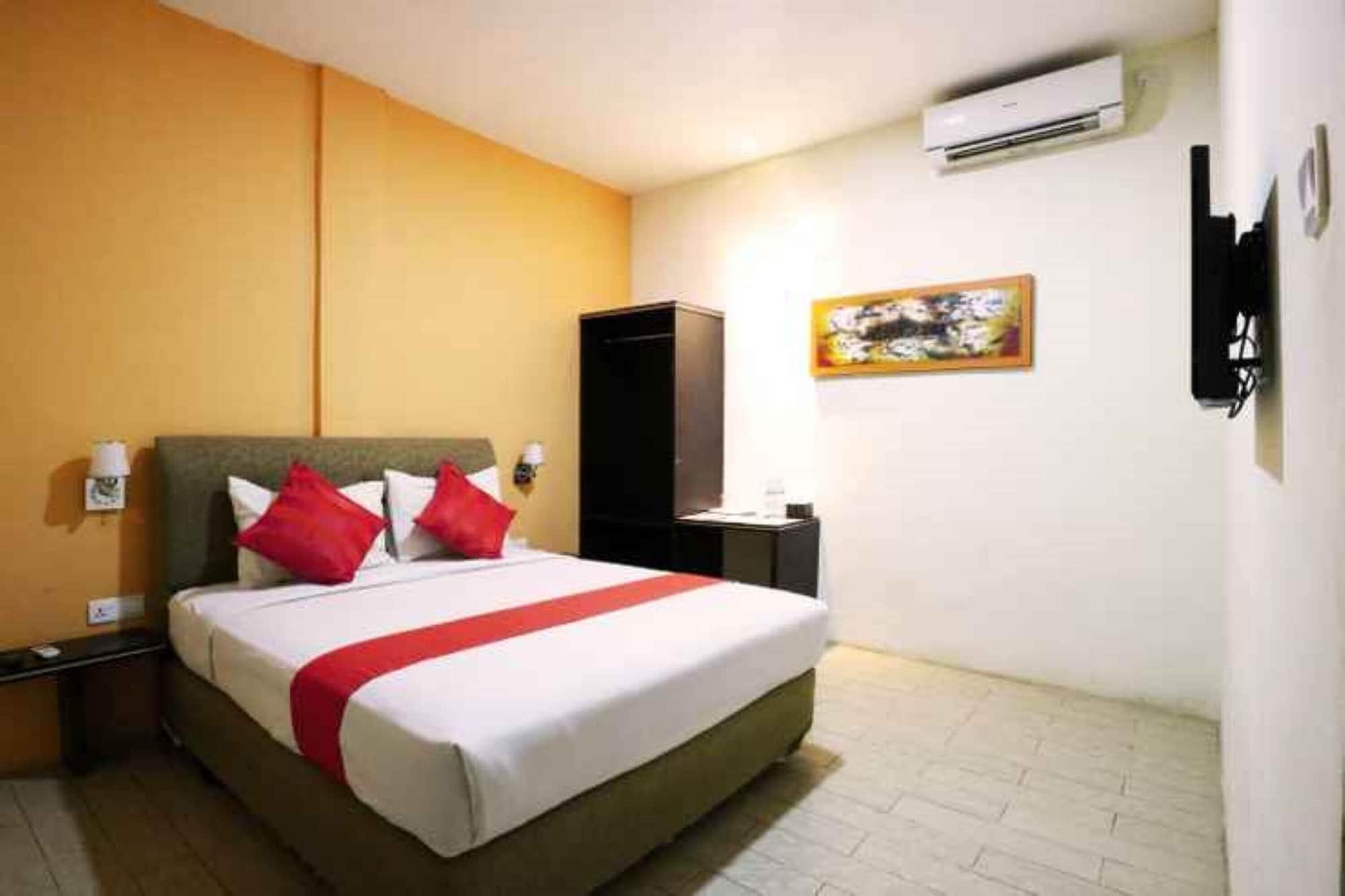 Blitz Batam Exterior foto