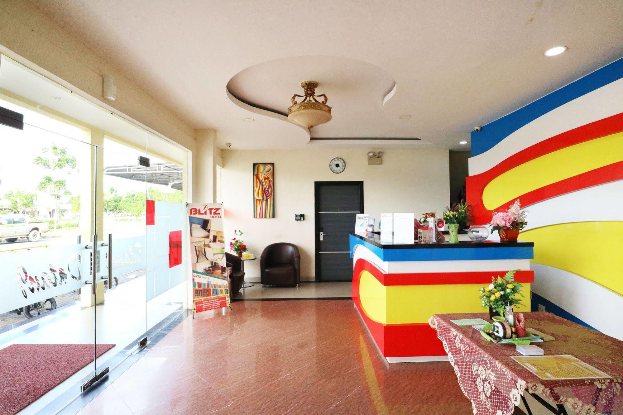 Blitz Batam Exterior foto