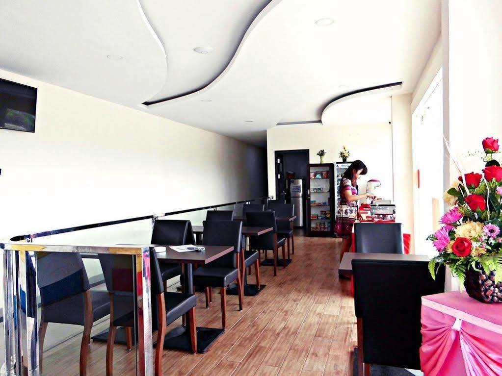 Blitz Batam Exterior foto