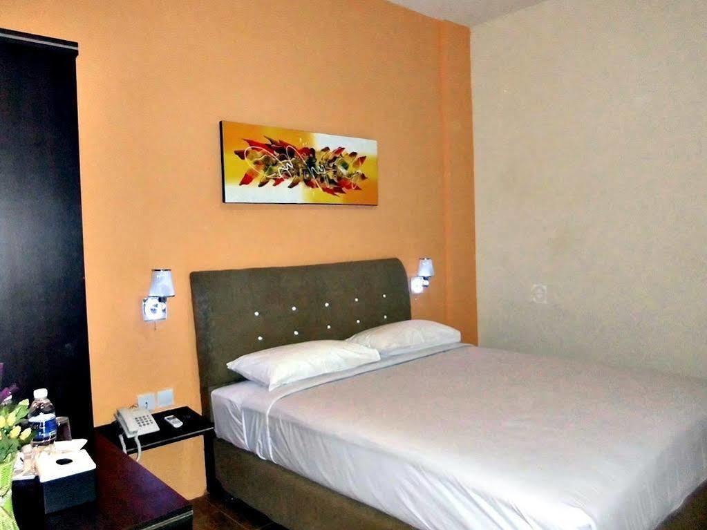 Blitz Batam Exterior foto