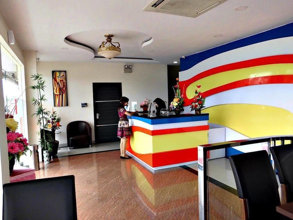 Blitz Batam Exterior foto