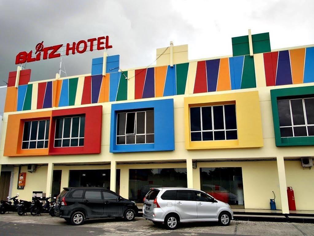 Blitz Batam Exterior foto